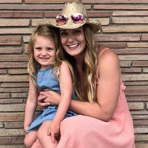 Meet your Posher, Lisi